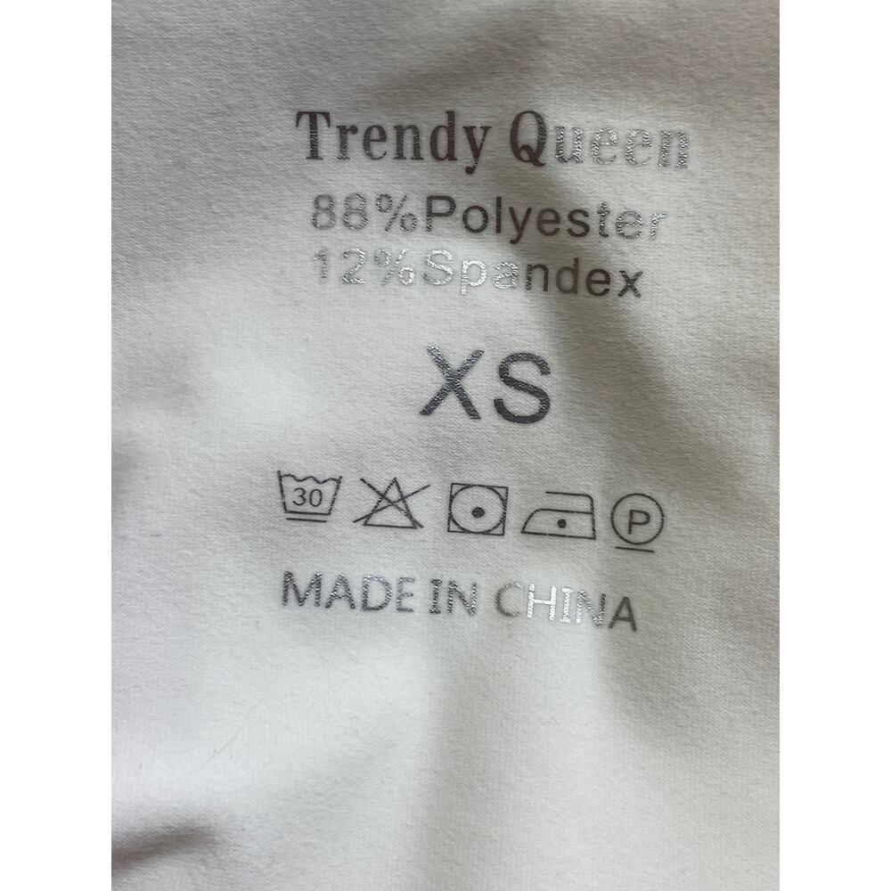 New Trendy Queen Women's XS White Scoop Neck Long Sleeve Cropped Top Shirt - Picture 5 of 5
